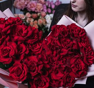 Букеты с красными розами — Букет Настоящая любовь