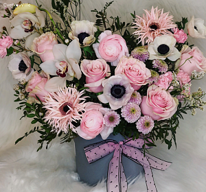 Цветы на 8 Марта — Цветы в коробке Стильная штучка
