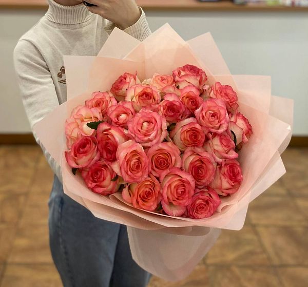 Букет из 25 розовых роз  №2