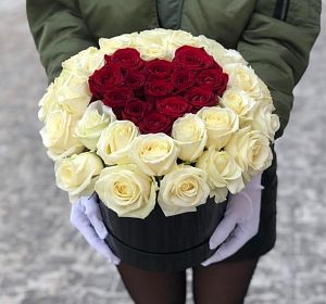 Сердце из цветов — Коробка с цветами Путь к твоему сердцу