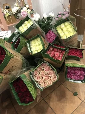 роза эквадор 70 см сортовая, сборная коробка