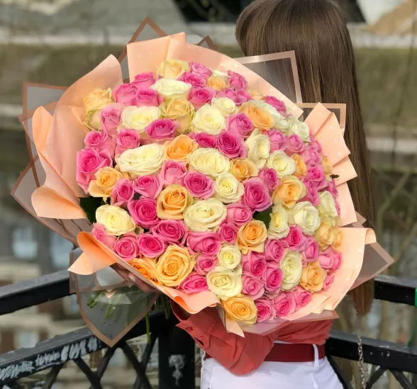 Букет цветов My love | Белые тюльпаны и ирисы | картинка №1