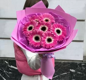 Букет из розовых цветов — Нежный комплимент
