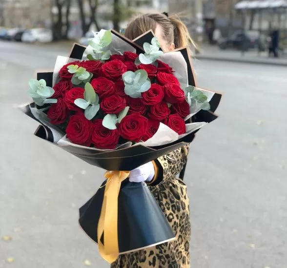 Уральские розы | Букет из 25 штук - красиво и недорого | Картинка №1