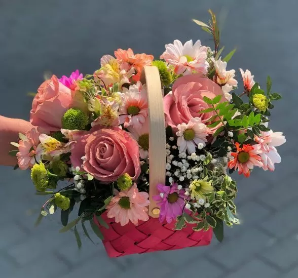 Корзины из живых цветов