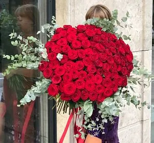 Букеты роз в Екатеринбурге — Red Queen