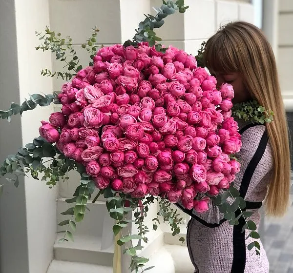 Букет цветов сильва (Роза кустовая  60-70см и Эвкалипт) | Картинка №3