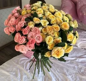 Монобукеты — 25 кустовых роз