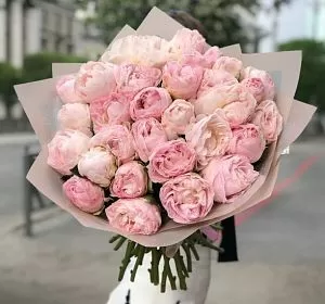 Букет из розовых цветов — Брависсимо