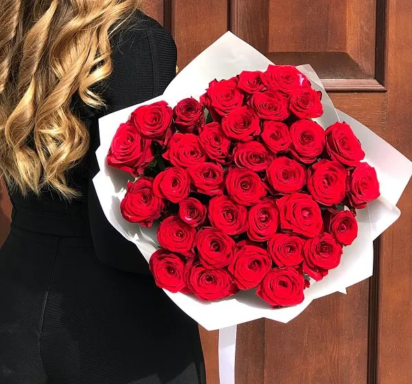 Купить букет из красных роз  — 35 шт | Заказать доставку в Екатеринбурге | Картинка №4