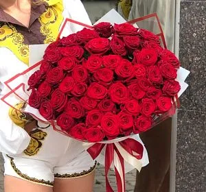 Букет из красных цветов — 51 красная роза