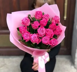 Букет из розовых цветов — Нежная любовь
