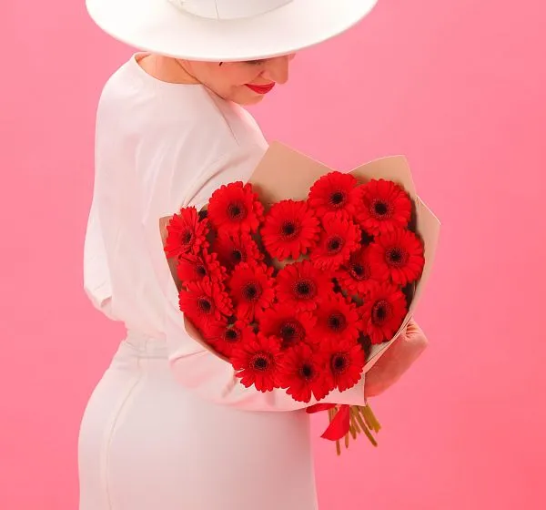 Букет цветов сердце из гербер (Гербера мини и Упаковка для цветов) | Картинка №4