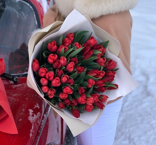 Букет цветов 51 красный тюльпан (Тюльпан по акции и Упаковка для цветов) | Картинка №3