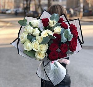 Красивые букеты цветов для мамы — Рэд энд Вайт