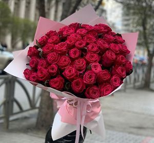 Букеты розовых роз — Малиновый бархат