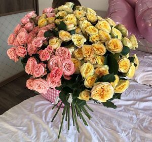 Цветы на день рождения — 25 кустовых роз