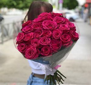 Цветы на 8 Марта — Пурпурная охапка роз
