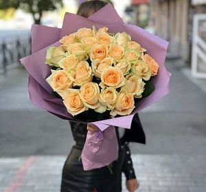 Цветы на свадьбу — 25 кремовых роз