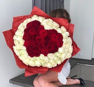 Букеты роз в Екатеринбурге — Все к твоим ногам
