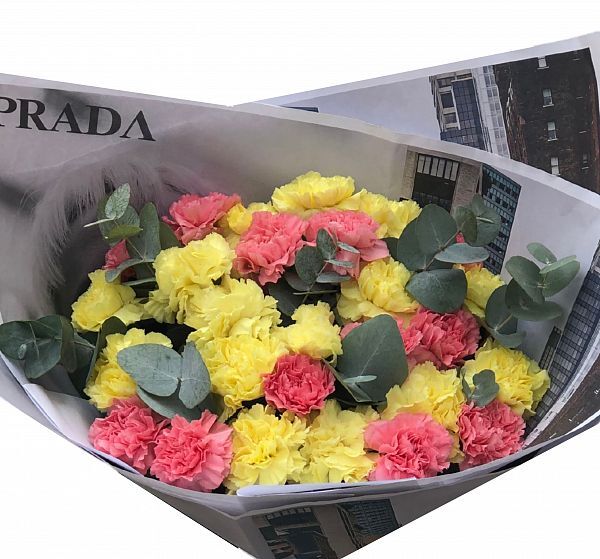 Букет цветов сад диантусов (Диантус микс и Эвкалипт) | Картинка