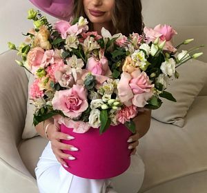 Букеты роз в Екатеринбурге — Нежная фуксия