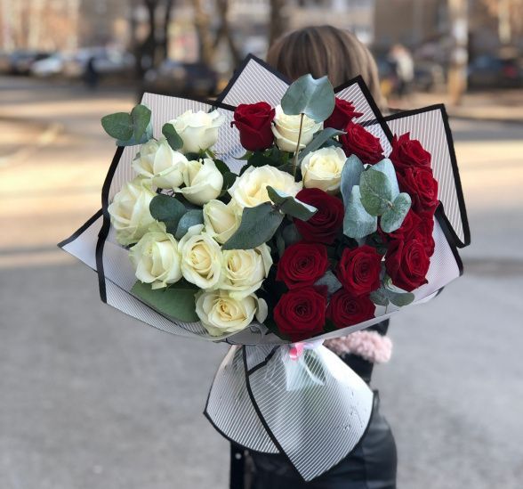 Купить букет из 25 роз | Россия | Акция для вас от Цветкофф | Картинка №1
