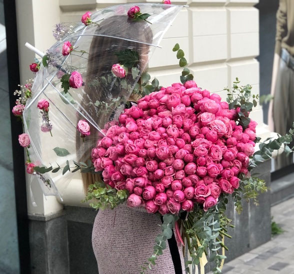 Букет цветов сильва (Роза кустовая  60-70см и Эвкалипт) | Картинка №1