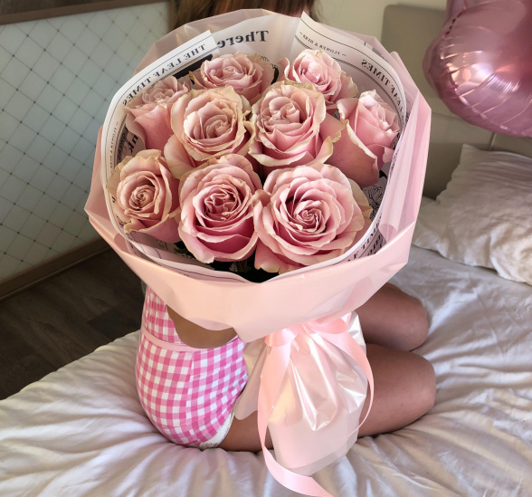 Букет цветов пудровые мечты (Роза 50 см сортовая и Упаковка для цветов) | Картинка №1