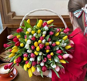 Корзины с цветами — Корзина с цветами "Корзинка радости"
