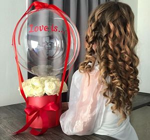 Цветы в шляпной коробке — Коробка с цветами Love Is...