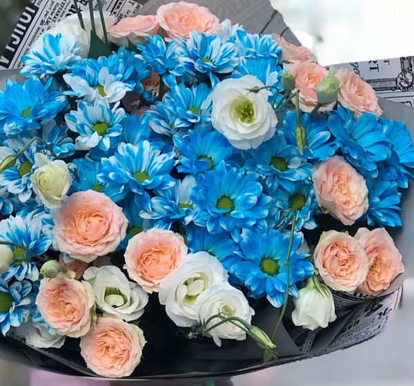 Букет цветов блю мелоди (Хризантема кустовая крашеная и Роза кустовая 50 см) | Картинка №2