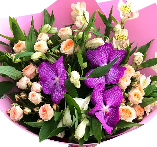 Букет из первых весенних цветов | Орхидея, кустовая роза и альстромерия — заказать | Картинка №4