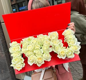 Цветы в коробках — Коробка с розами "I LOVE U"