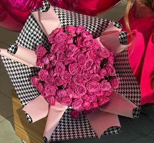 Букеты розовых роз — 45 роз Мисти Бабблс