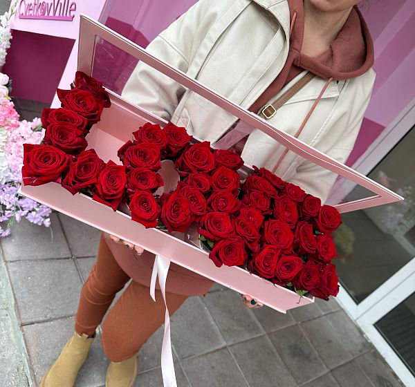 Коробка с розами "LOVE"  №2