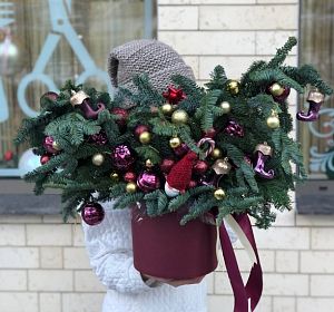 Цветы в пакете — Композиция из Нобилиса Рождественские узоры