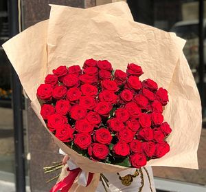 Букеты с красными розами — 51 красная высокая роза