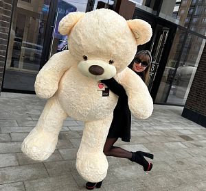 Мягкие игрушки — Медведь гигант с маленьким сердечком на груди