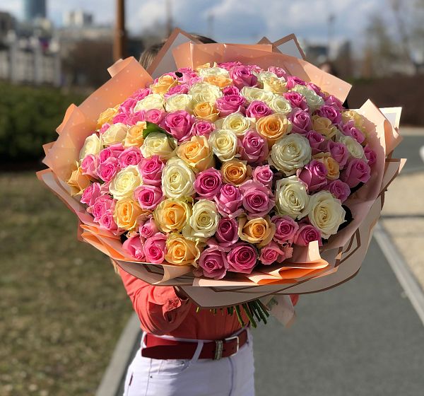 Букет цветов My love | Белые тюльпаны и ирисы | картинка №2