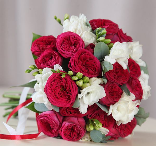Букет цветов огонь любви (Роза Пионовидная и Эустома) | Картинка №2