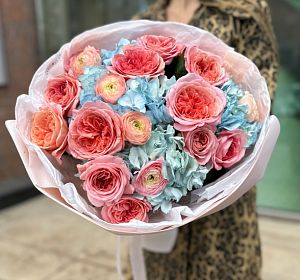 Купить пионовидные розы — Букет Цветочная Романтика