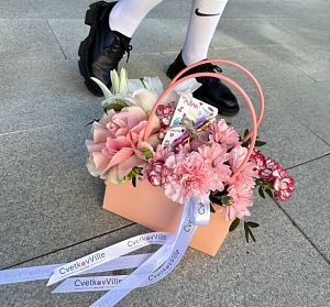 Купить букет лилий — Цветы в сумочке "Любимая школа"